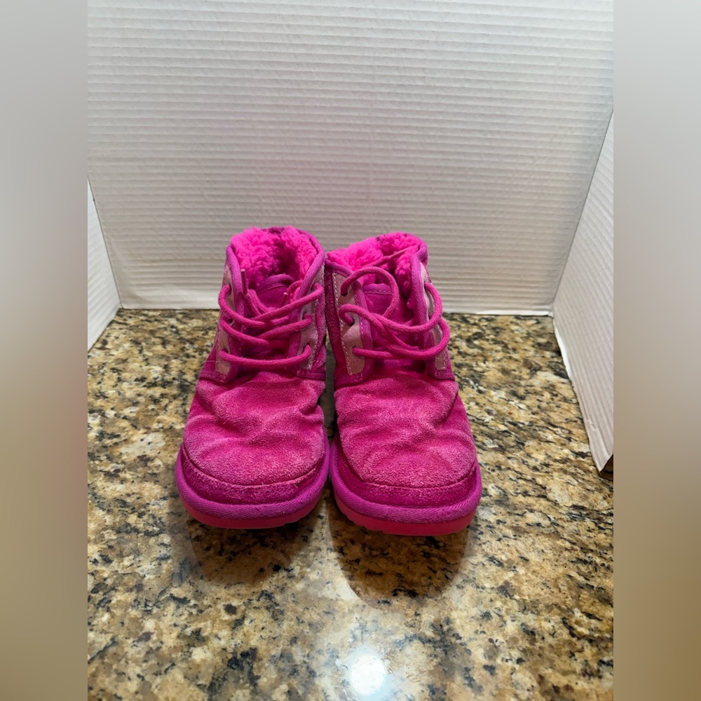 Ugg Neumel Chukka Graphic Outline hot Pink Boots women’s size 5 Barbie Core